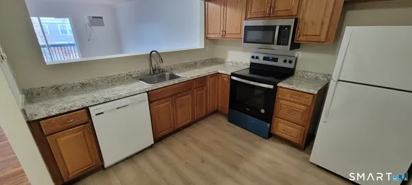 $2,400 | 8 Scuppo Road, Unit 3, Danbury, CT 06811