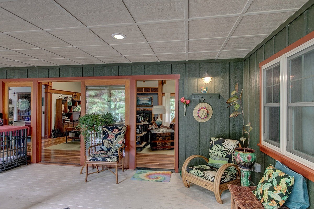 19-4242 Wright Road Volcano, HI 96785 - Photo 10 of 30 a living room with furniture and a window