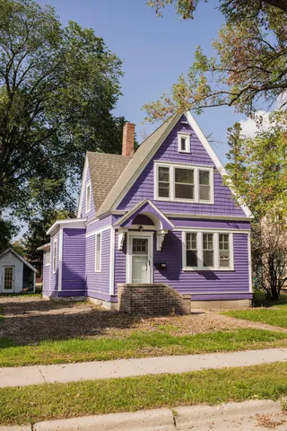 $69,900 | 108 West 5th Street, Morris, MN 56267