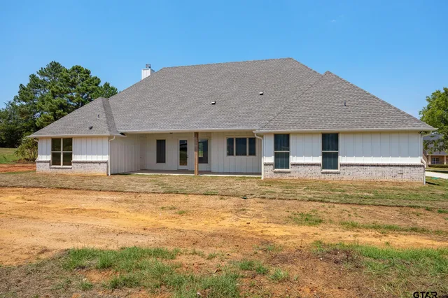 $590,000 | 15543 County Road 1261, Flint, TX 75762