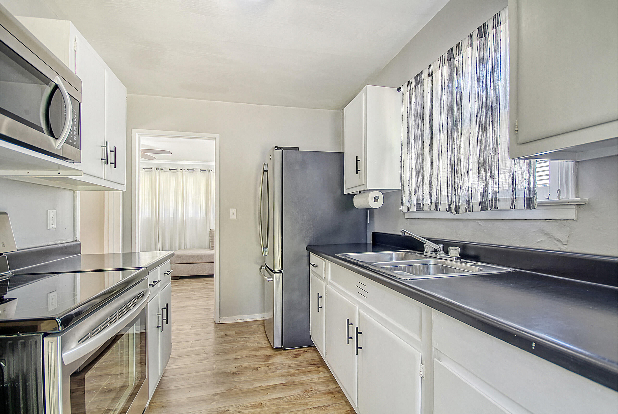 1222 Hawthorne Road Hanahan, SC 29410 - Photo 8 of 18 Kitchen