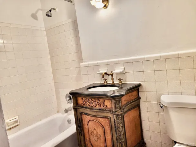 a view of a storage & utility room