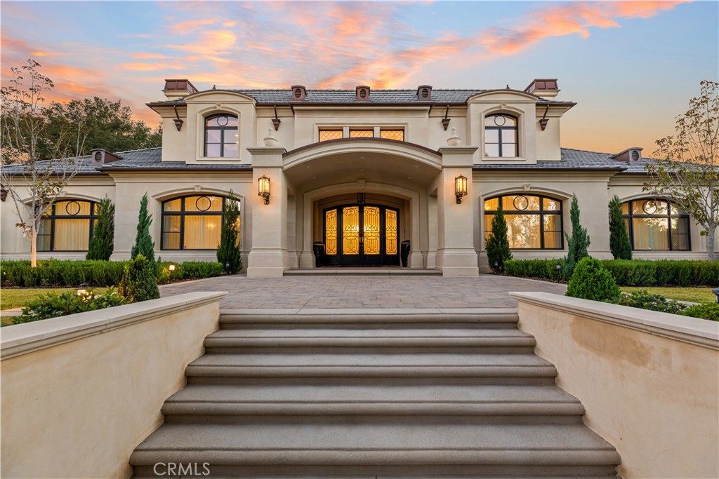 911 Hampton Road Arcadia, CA 91006 - Photo 2 of 73 a front view of a house