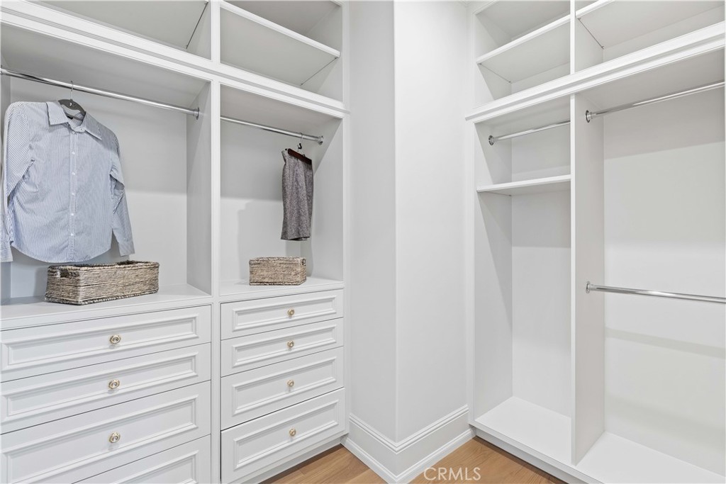 911 Hampton Road Arcadia, CA 91006 - Photo 36 of 73 a bathroom with a sink and a mirror