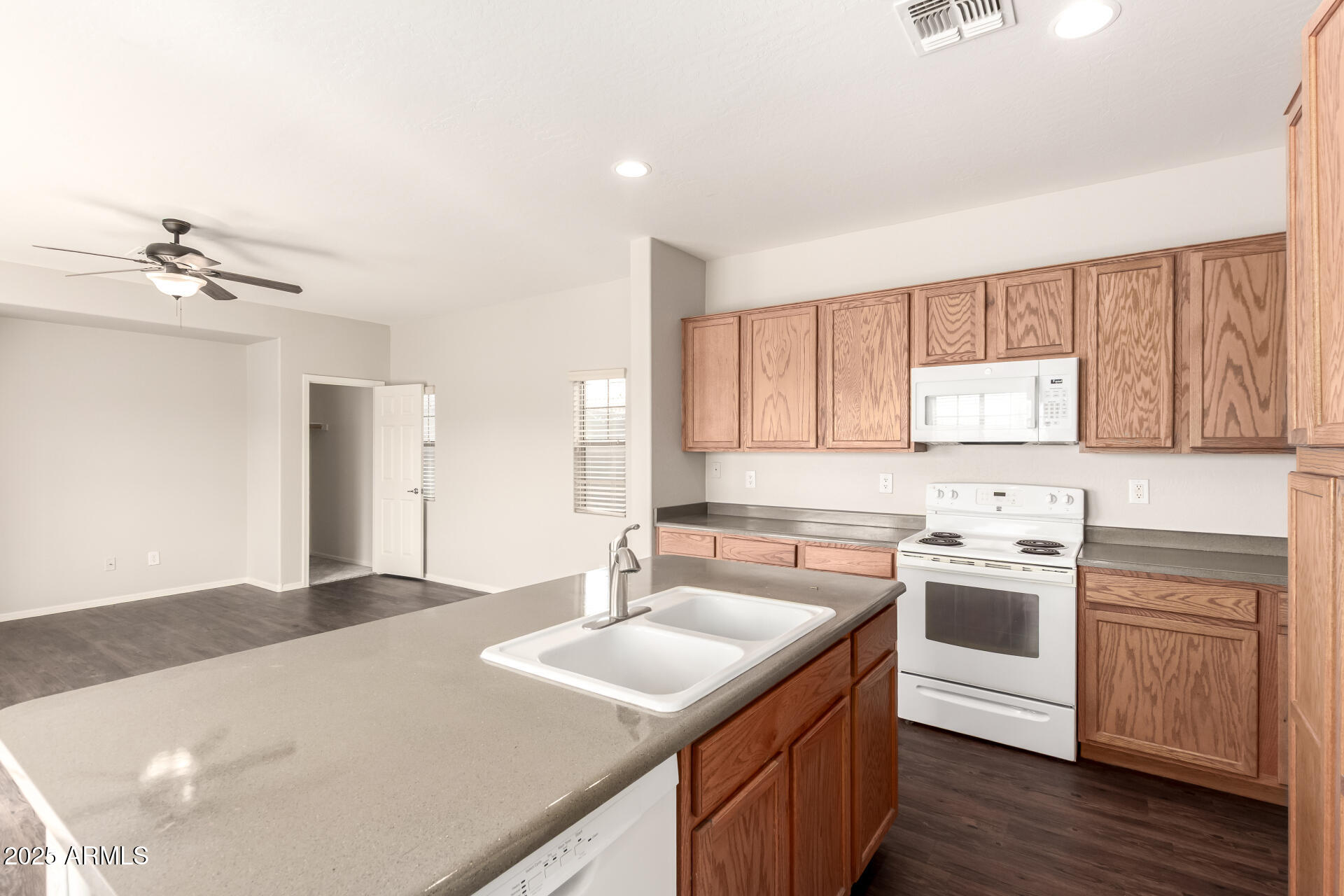 4675 East Olney Avenue Gilbert, AZ 85234 - Photo 13 of 39 14 - Olney 4675