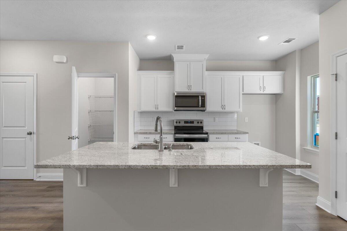 635 Hampton Drive, Unit 4B North Augusta, SC 29860 - Photo 5 of 28 05-Kitchen