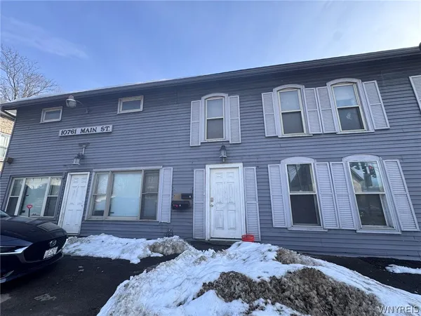 $975 | 10761 Main Street, Unit 2, Clarence, NY 14031
