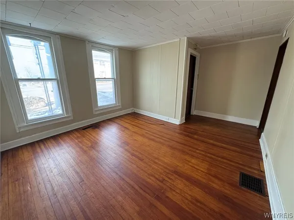 $975 | 10761 Main Street, Unit 2, Clarence, NY 14031