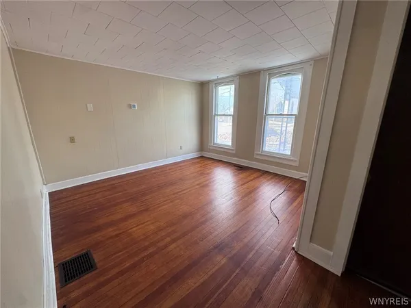 $975 | 10761 Main Street, Unit 2, Clarence, NY 14031