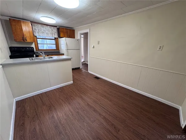 $975 | 10761 Main Street, Unit 2, Clarence, NY 14031