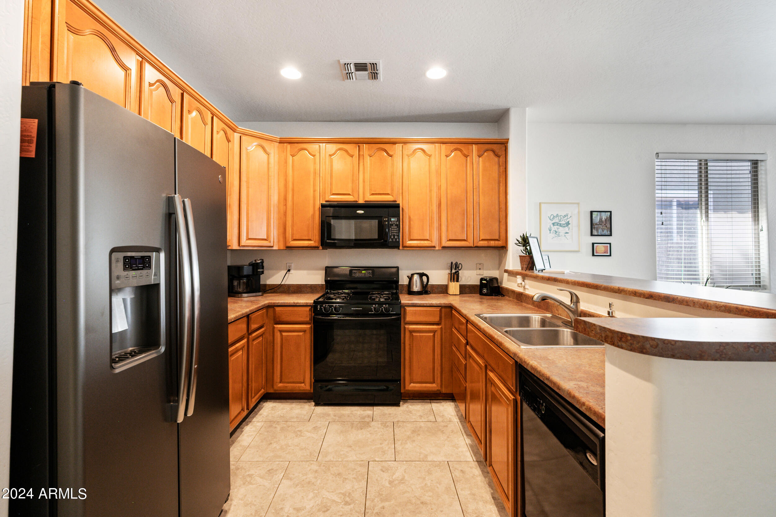 19166 North Lariat Road Maricopa, AZ 85138 - Photo 11 of 19 Kitchen