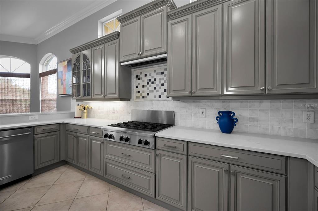 8871 Silverthorn Road Seminole, FL 33777 - Photo 37 of 98