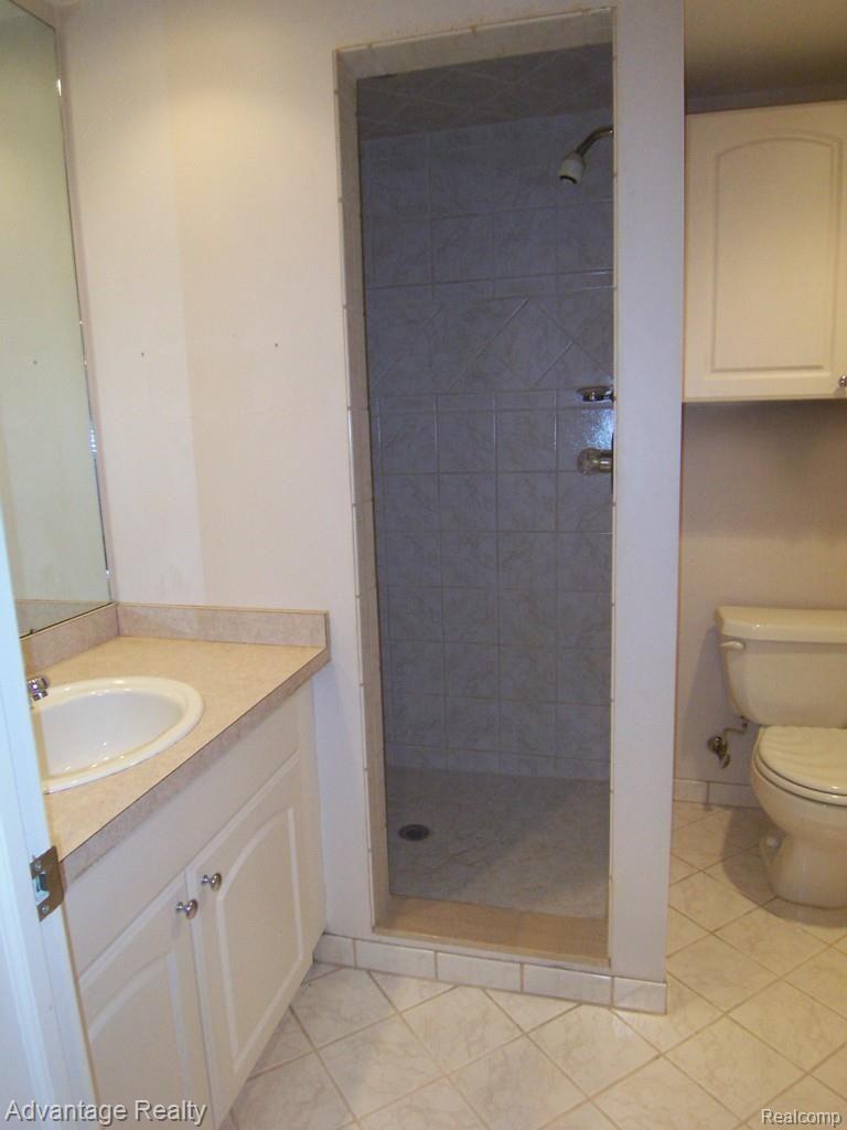 31203 Rothbury Way New Baltimore, MI 48047 - Photo 18 of 23 BASEMENT BATH