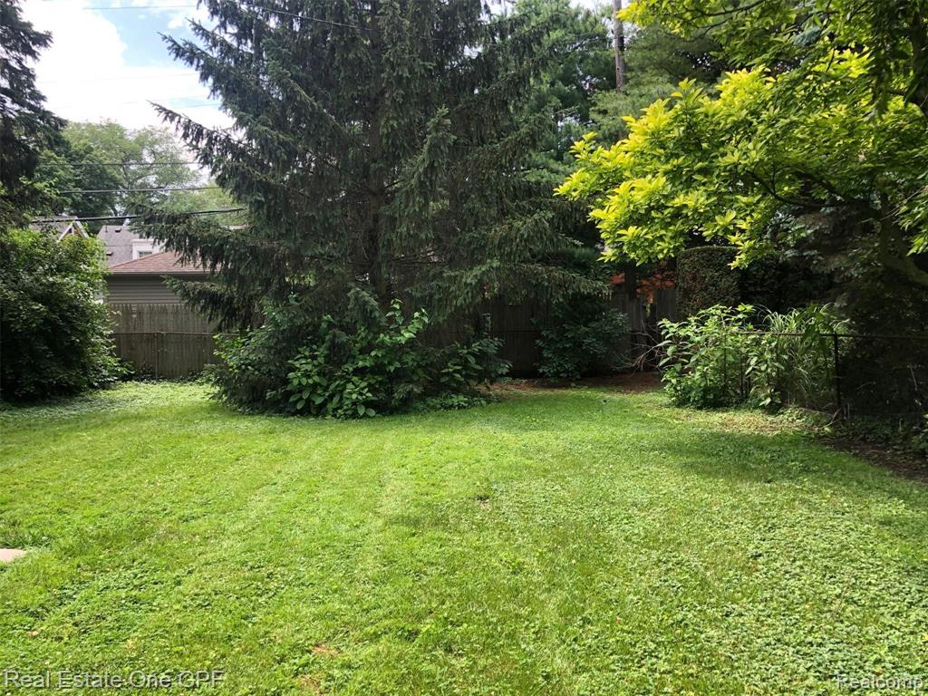 971 Fisher Road Grosse Pointe, MI 48230 - Photo 30 of 36