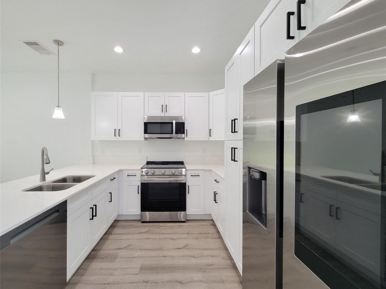 7813 Hirsch Road, Unit B Houston, TX 77016 - Photo 5 of 37 Gallery Image 5