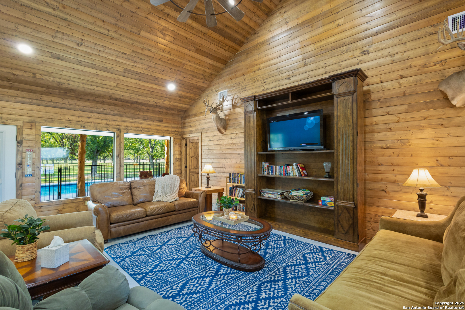 370 Johnny Seibert Rio Frio, TX 78873 - Photo 11 of 40 a living room with furniture and a flat screen tv