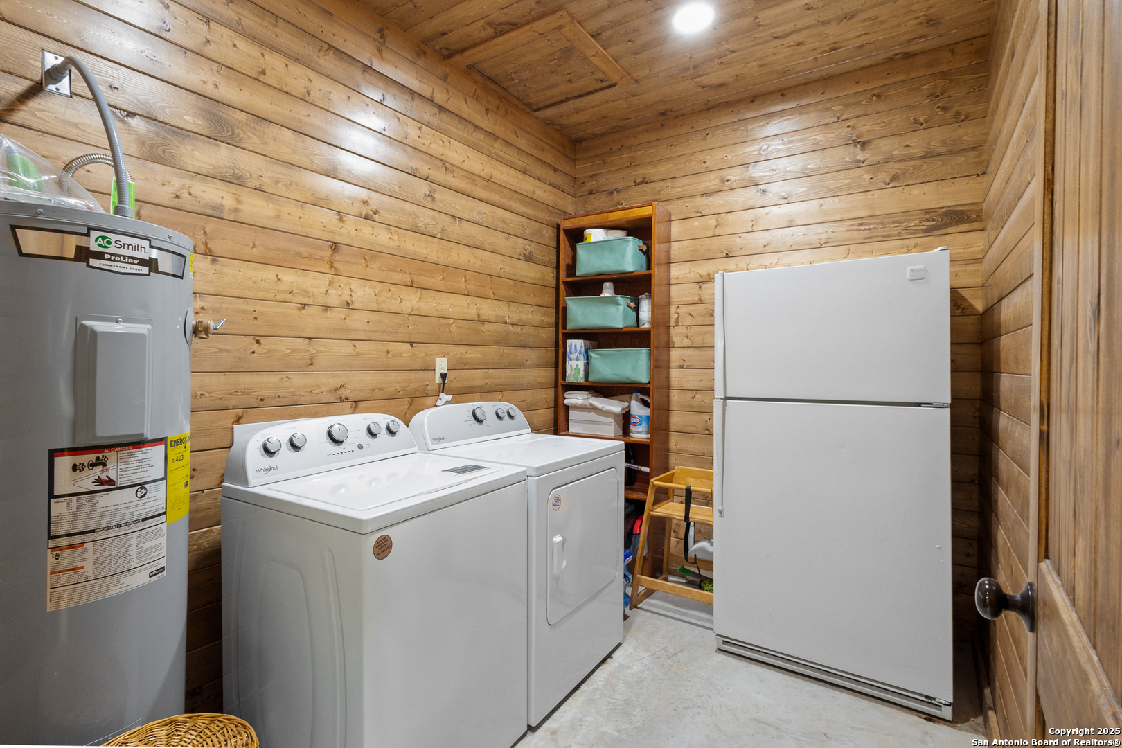 370 Johnny Seibert Rio Frio, TX 78873 - Photo 25 of 40 a utility room with dryer and washer
