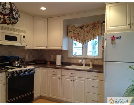 55 West Hill Road Colonia, NJ 07067 - Photo 3 of 20