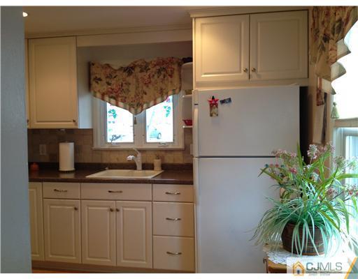 55 West Hill Road Colonia, NJ 07067 - Photo 4 of 20