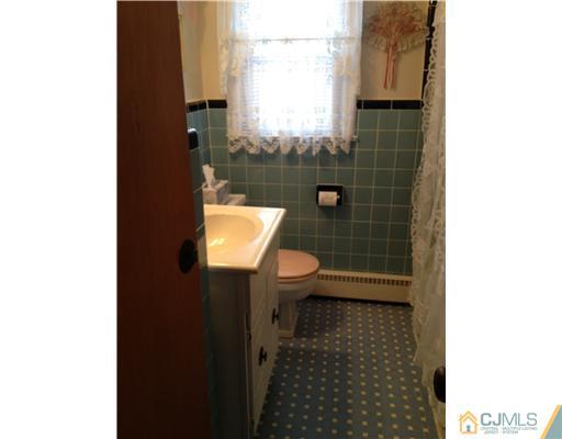 55 West Hill Road Colonia, NJ 07067 - Photo 7 of 20