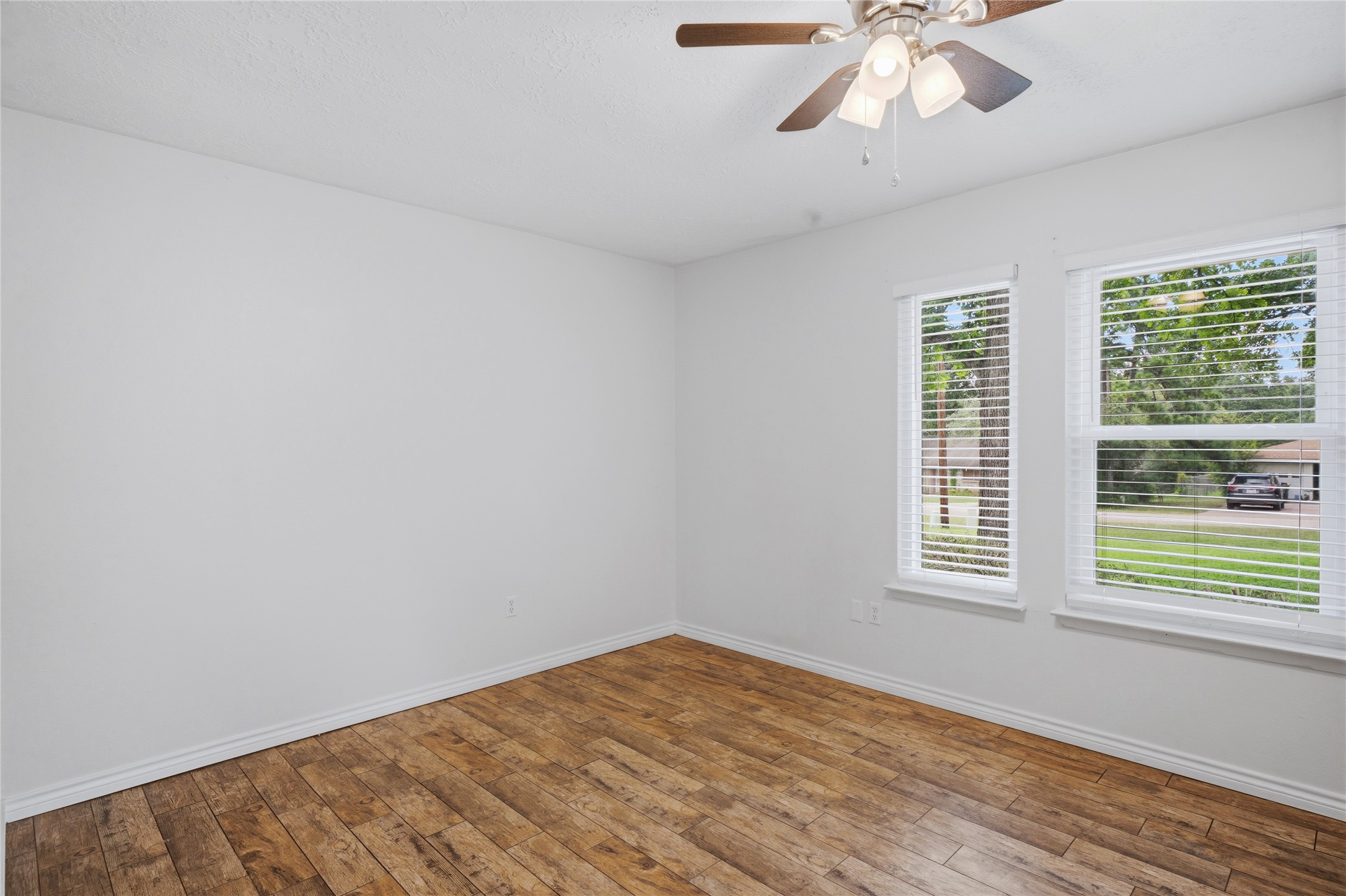 182 Greenleaf Lane Conroe, TX 77304 - Photo 16 of 17 Bedroom 3