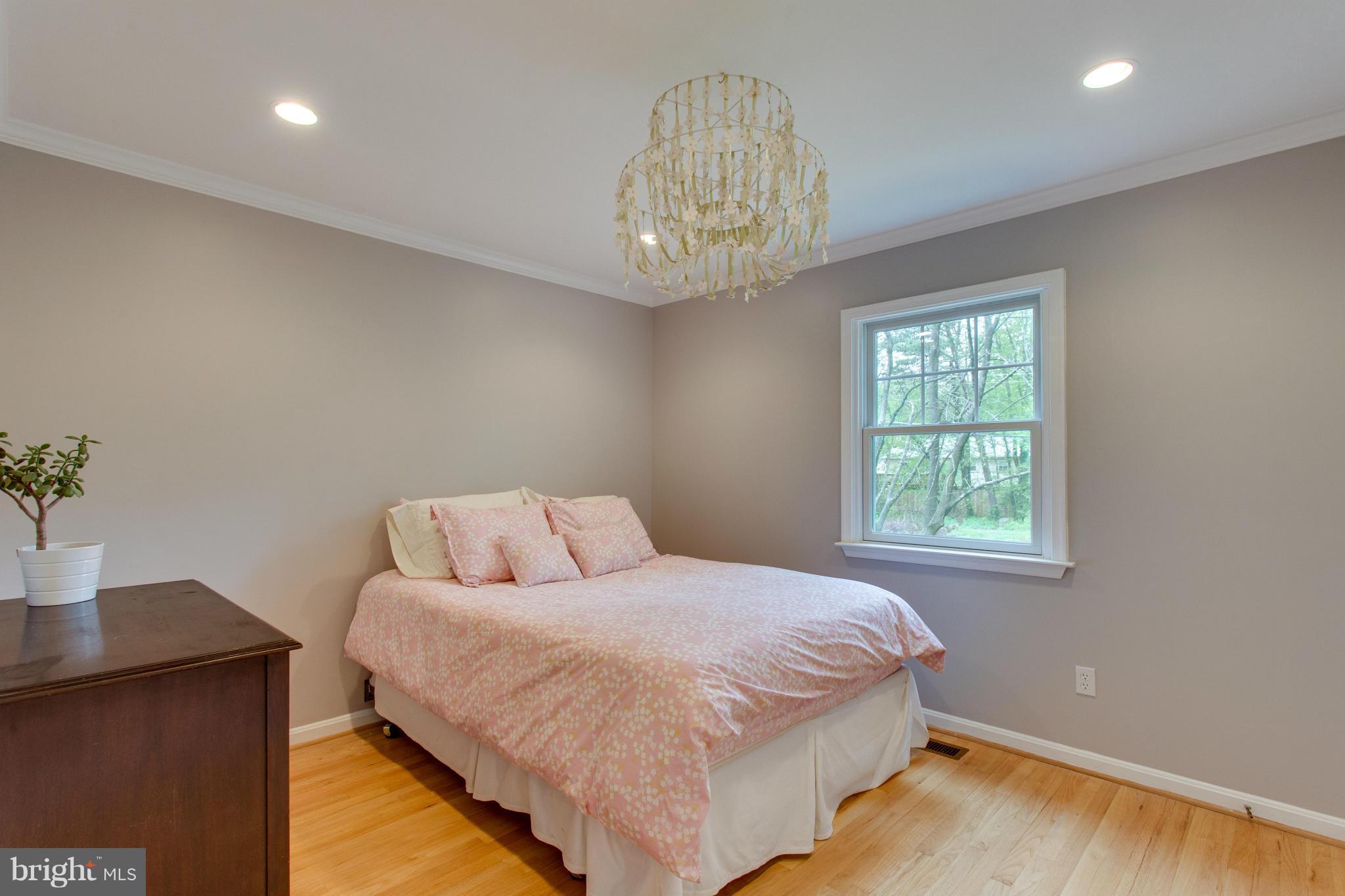 8735 Fort Hunt Road Alexandria, VA 22308 - Photo 17 of 30 Three bedrooms on the upper level