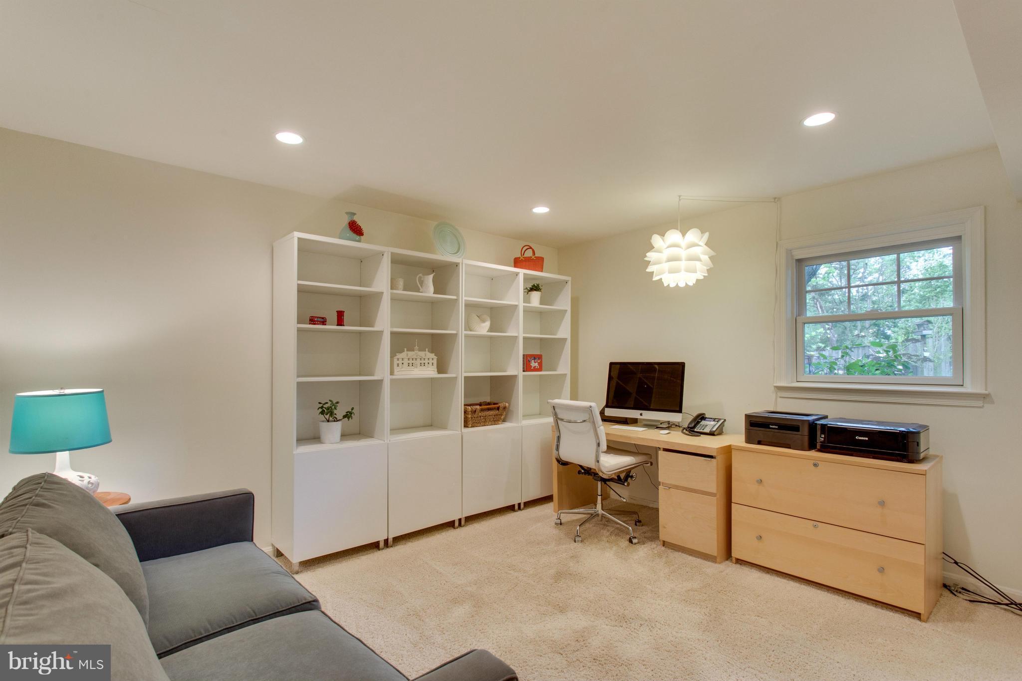 8735 Fort Hunt Road Alexandria, VA 22308 - Photo 22 of 30 Lower-level bedroom or office