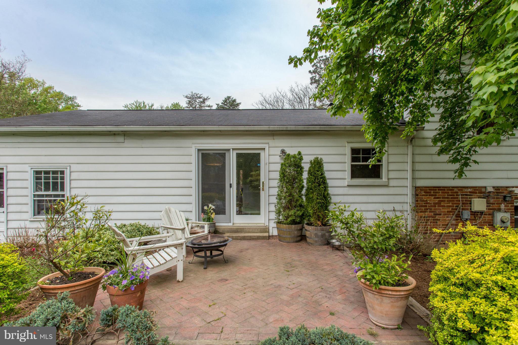 8735 Fort Hunt Road Alexandria, VA 22308 - Photo 24 of 30 Lovely brick patio