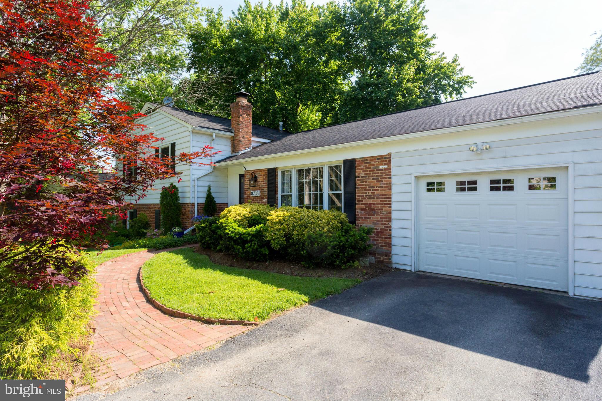 8735 Fort Hunt Road Alexandria, VA 22308 - Photo 29 of 30 Oversized 1-car garage