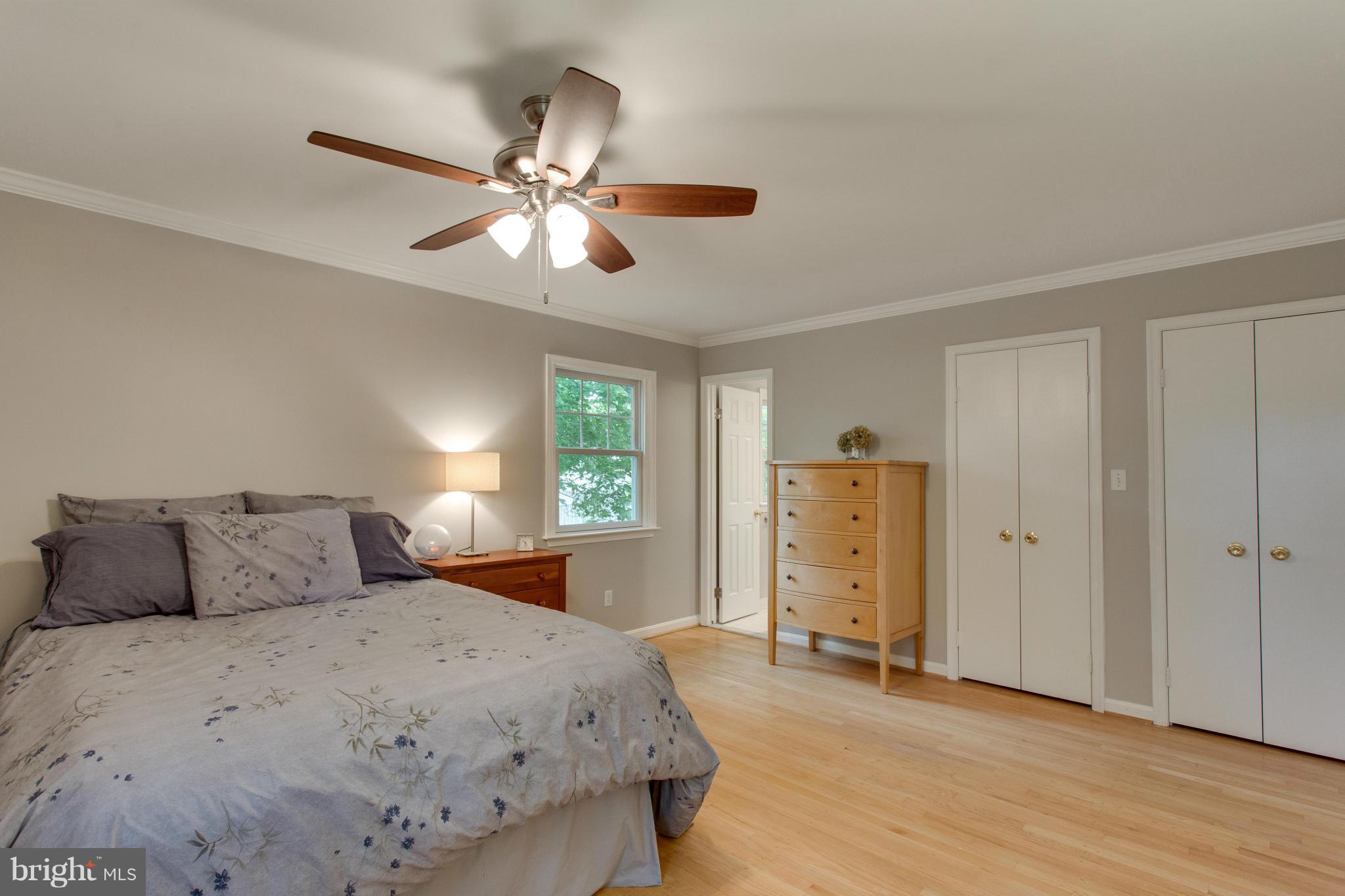 8735 Fort Hunt Road Alexandria, VA 22308 - Photo 6 of 30 Sun-filled master suite with updated bath