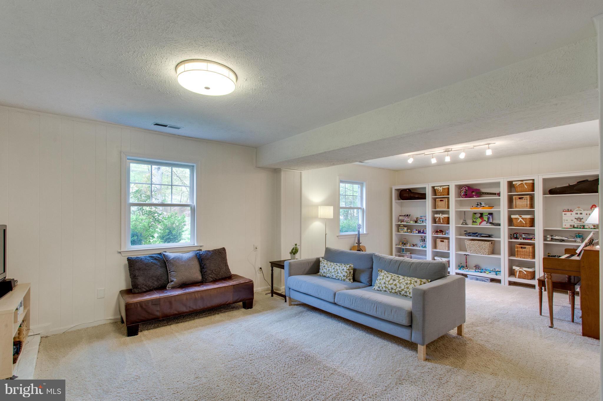 8735 Fort Hunt Road Alexandria, VA 22308 - Photo 7 of 30 Full daylight basement