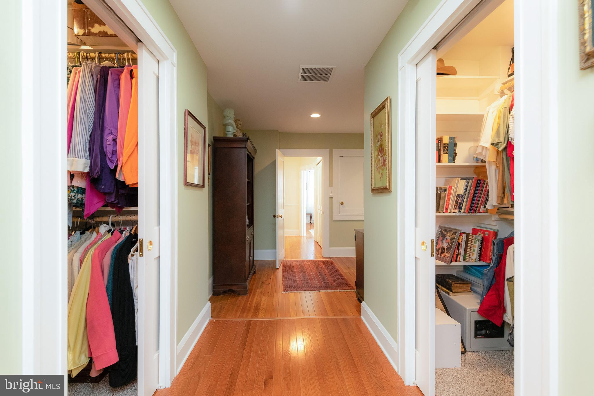 6910 Copeleigh Road Baltimore, MD 21212 - Photo 21 of 51 2 Primary Walk-in Closets