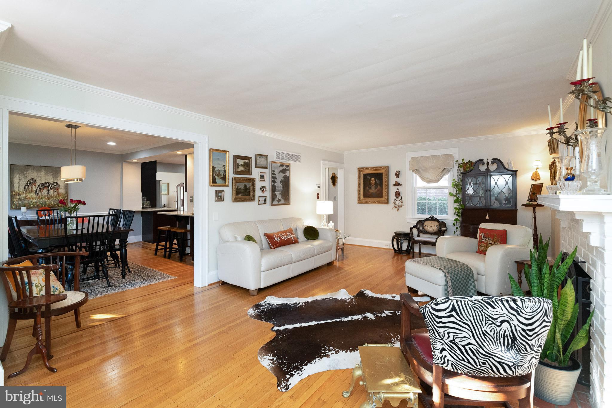 6910 Copeleigh Road Baltimore, MD 21212 - Photo 7 of 51 Living Room