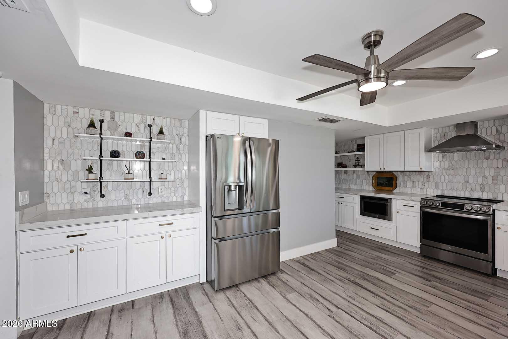 4641 East Mountain View Road Phoenix, AZ 85028 - Photo 7 of 43 Kitchen2