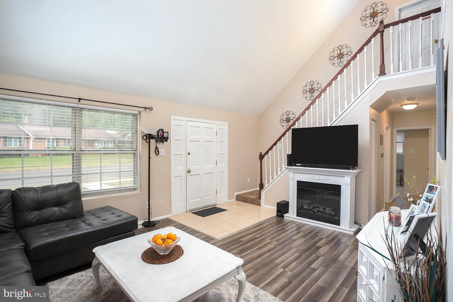 44 Linden Road Burlington, NJ 08016 - Photo 5 of 27