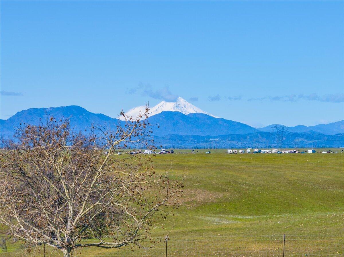 23504 Dersch Road Anderson, CA 96007 - Photo 48 of 54 a view of an ocean and a mountain