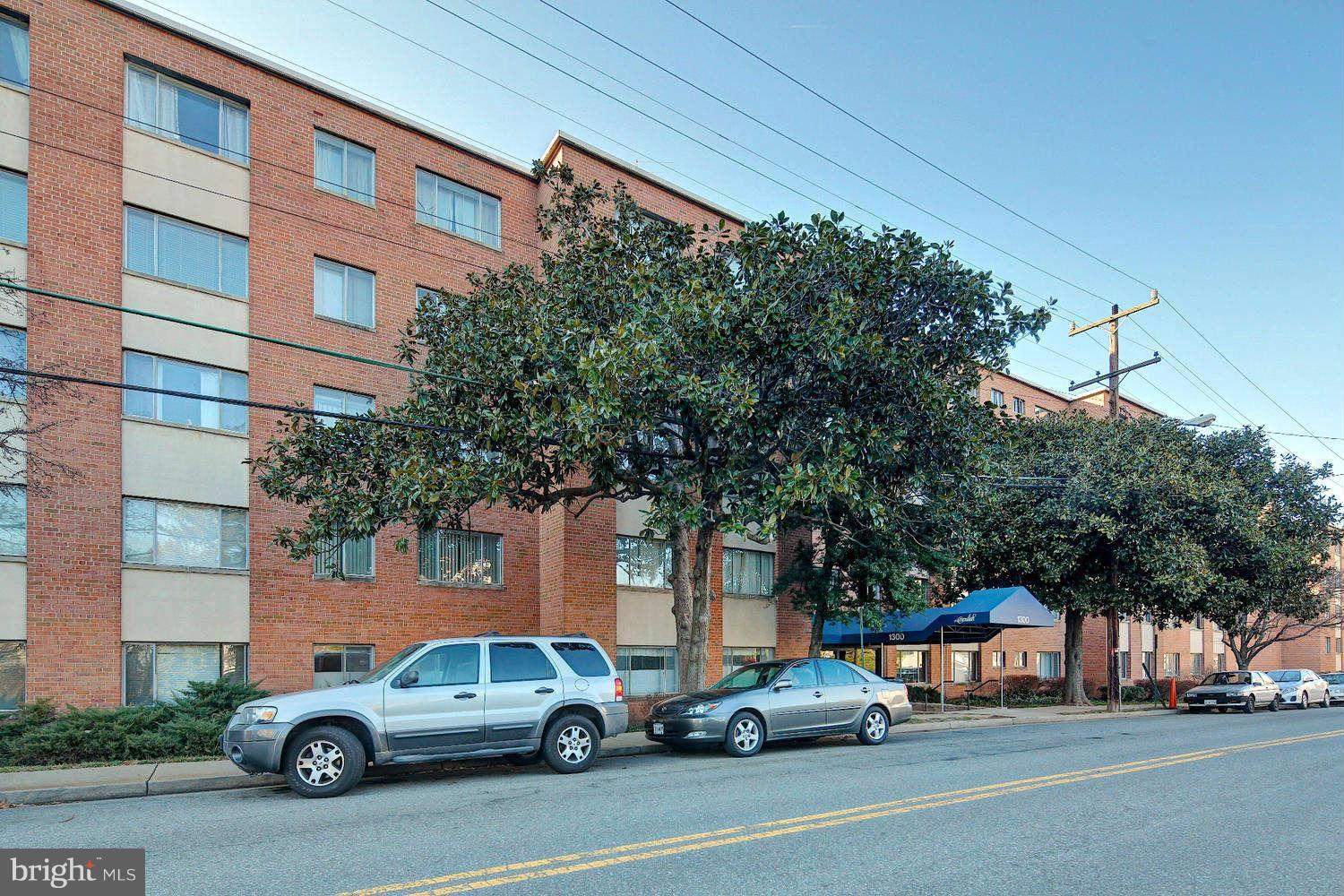 1300 South Arlington Ridge Road, Unit 304 Arlington, VA 22202 - Photo 18 of 19 a building view