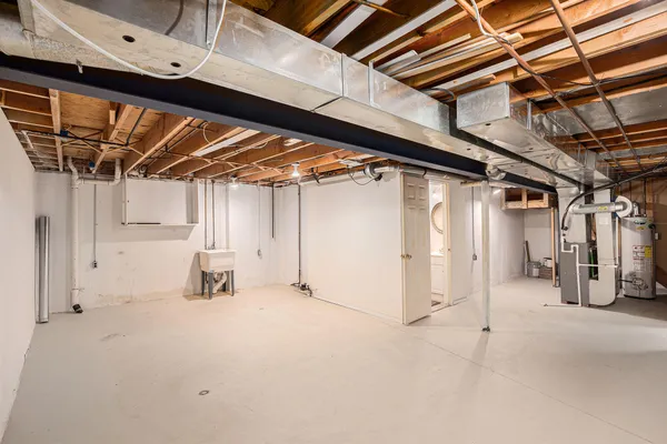 $254,900 | 26430 Sanajo Court, Unit 20, New Baltimore, MI 48051