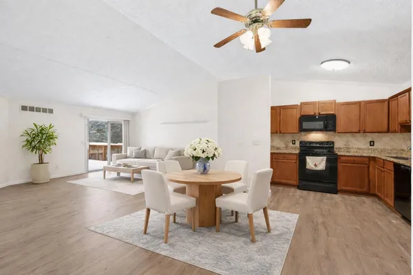 $254,900 | 26430 Sanajo Court, Unit 20, New Baltimore, MI 48051