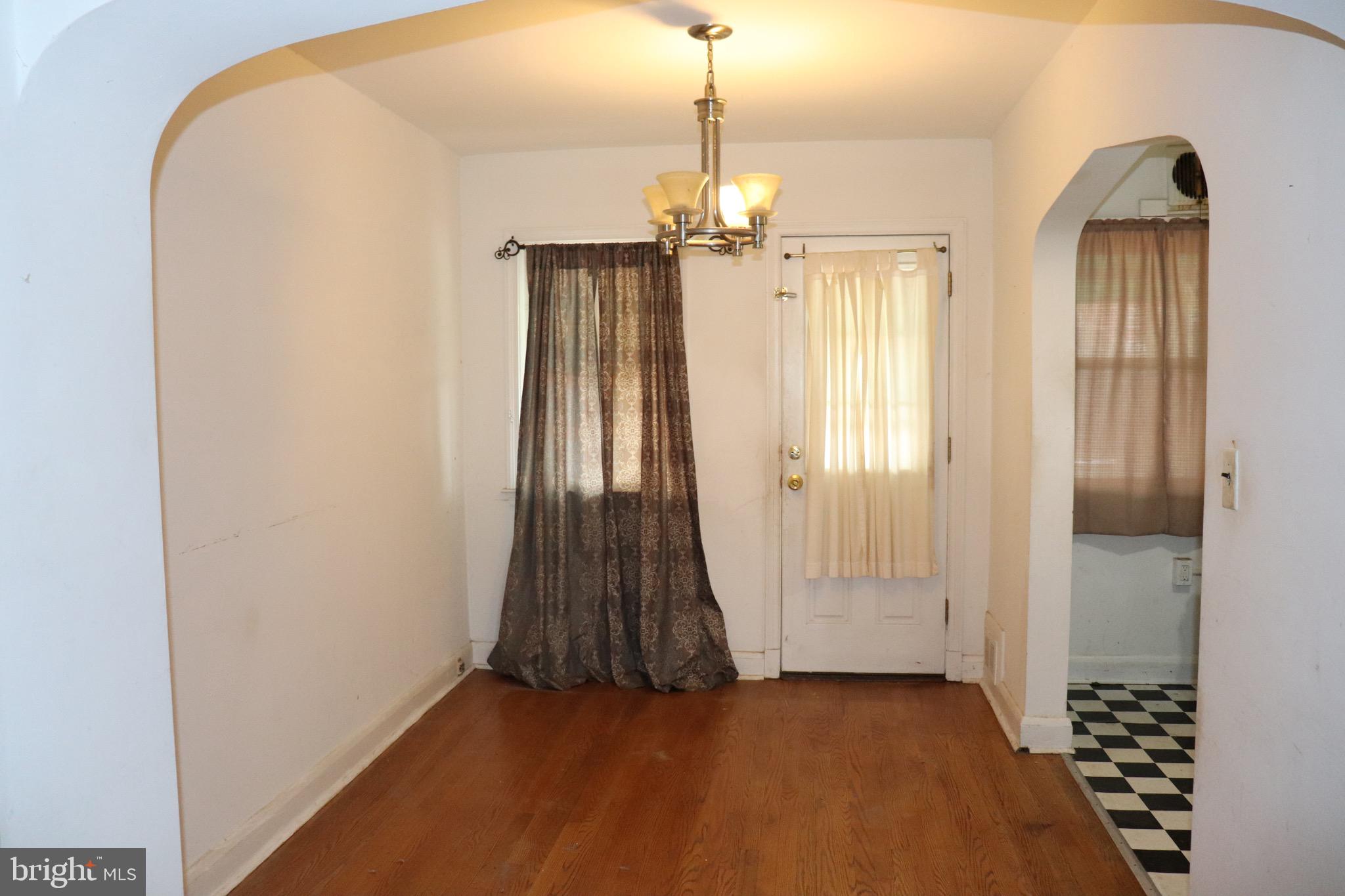 524 Sunset Road Baltimore, MD 21223 - Photo 4 of 13 Gallery Image 4