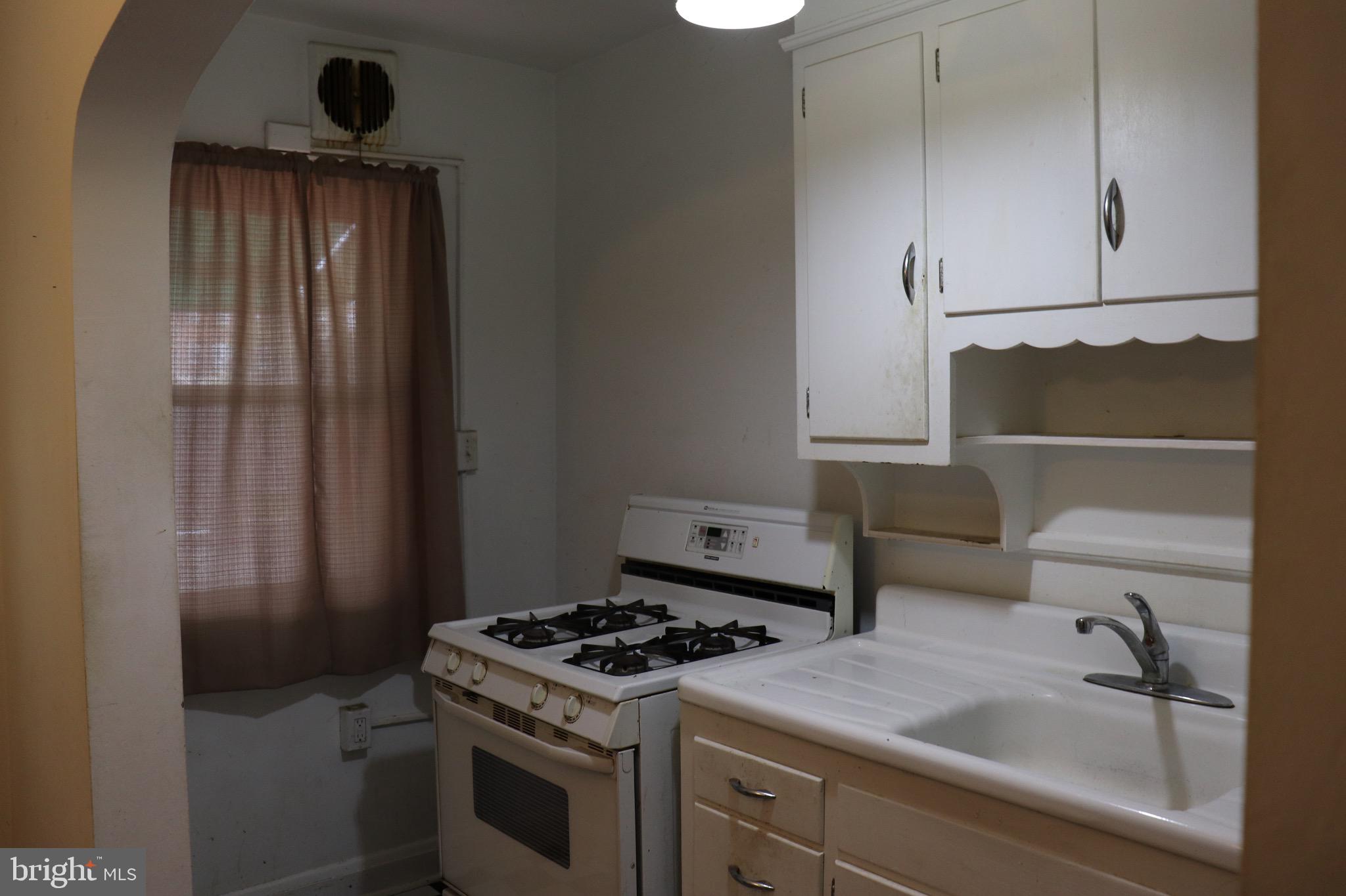 524 Sunset Road Baltimore, MD 21223 - Photo 9 of 13 Gallery Image 9