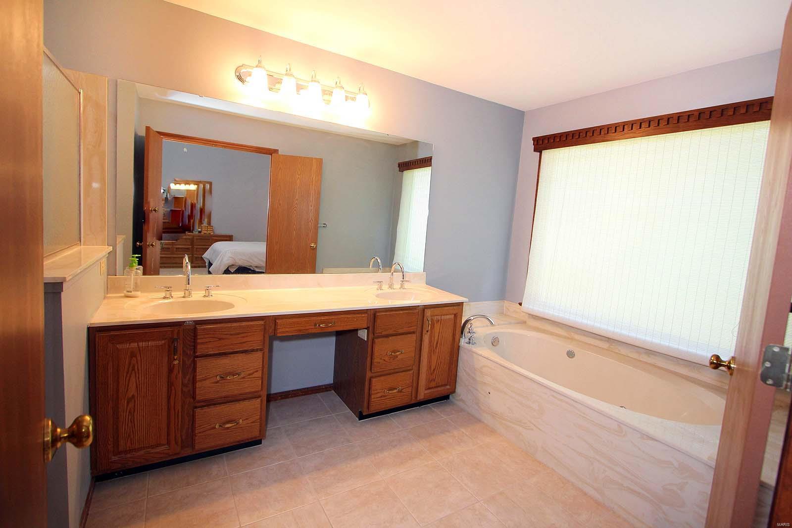 5886 Wells Road St. Louis, MO 63128 - Photo 23 of 40 Gallery Image 23