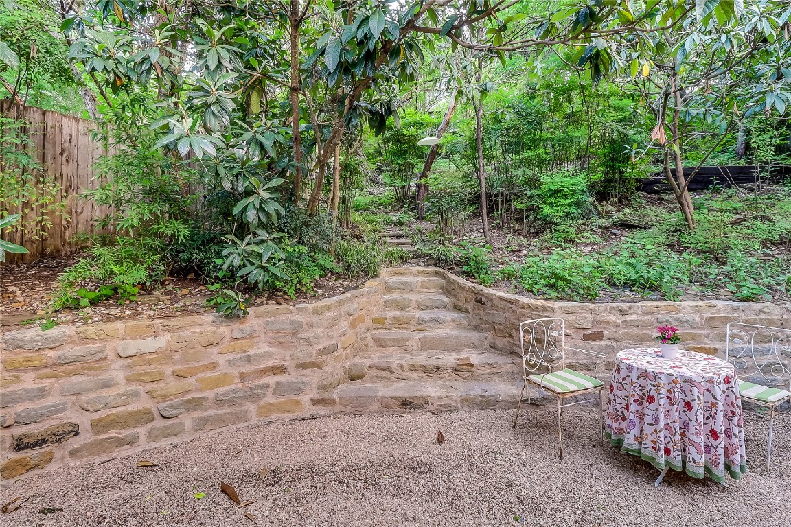 803 Rutherford Place Austin, TX 78704 - Photo 23 of 28 a view of outdoor space and yard