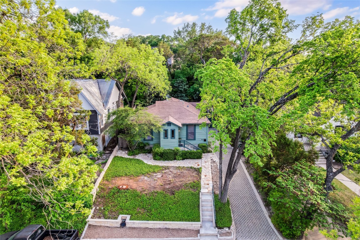 803 Rutherford Place Austin, TX 78704 - Photo 25 of 28 a view of a garden with potted plants
