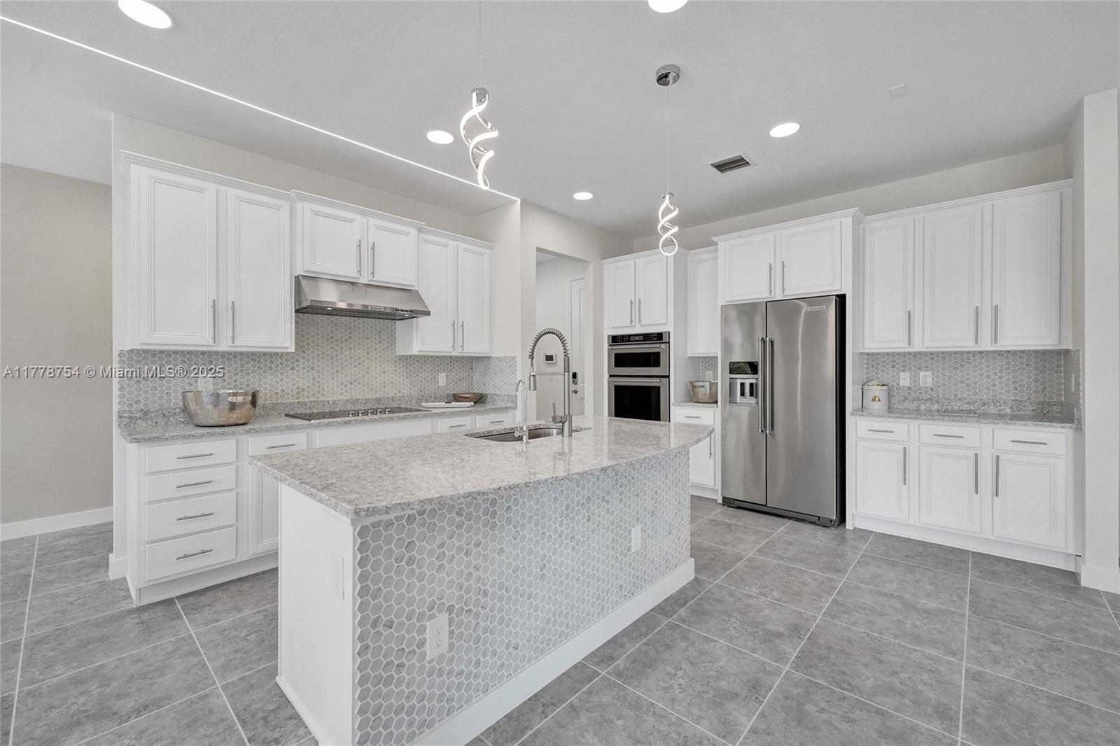 1348 Silk Oak Drive Hollywood, FL 33021 - Photo 18 of 100