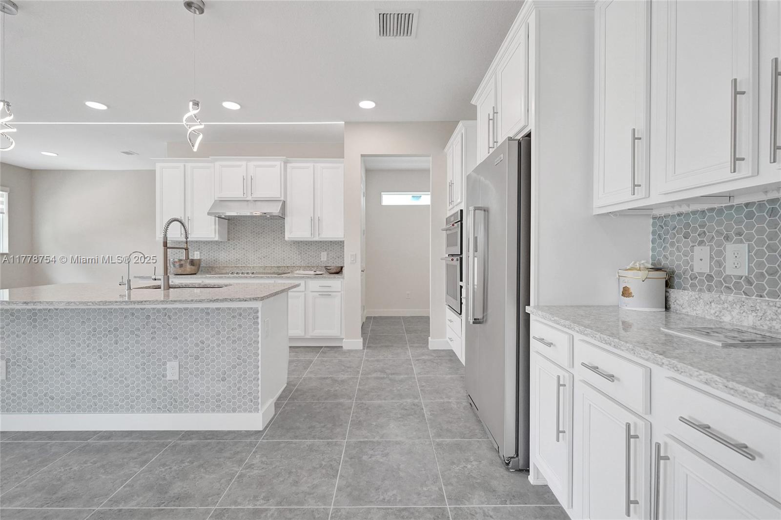 1348 Silk Oak Drive Hollywood, FL 33021 - Photo 20 of 100