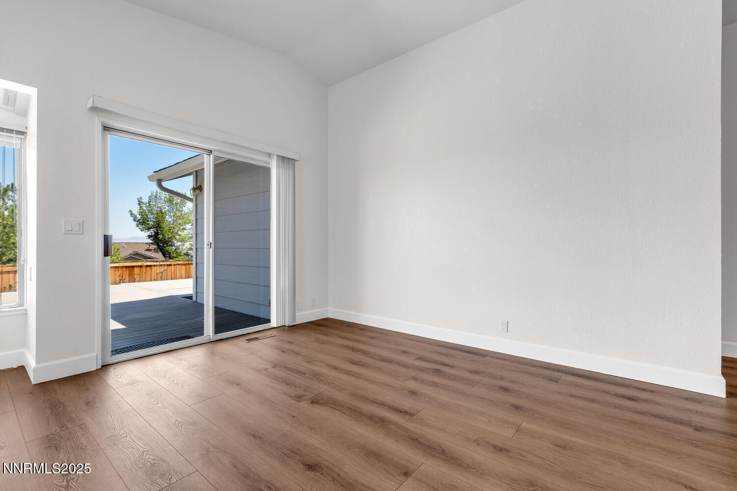 2240 Silver Ridge Drive Reno, NV 89509 - Photo 13 of 60 2240 Silver Ridge Dr Reno NV-large-006-0