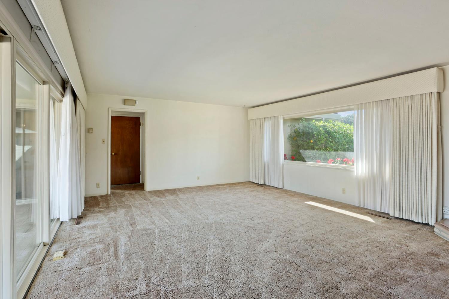 2465 Vernalis Road Tracy, CA 95304 - Photo 15 of 55 an empty room with windows