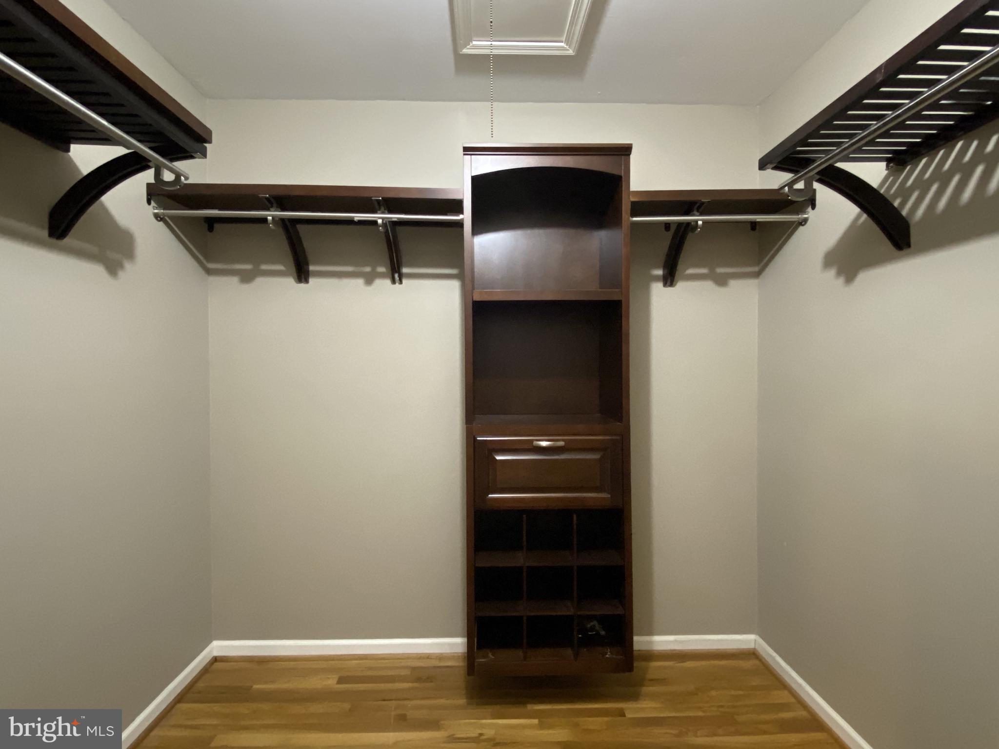 6 Kenwick Road Hockessin, DE 19707 - Photo 18 of 28 Fabulous walk-in closet