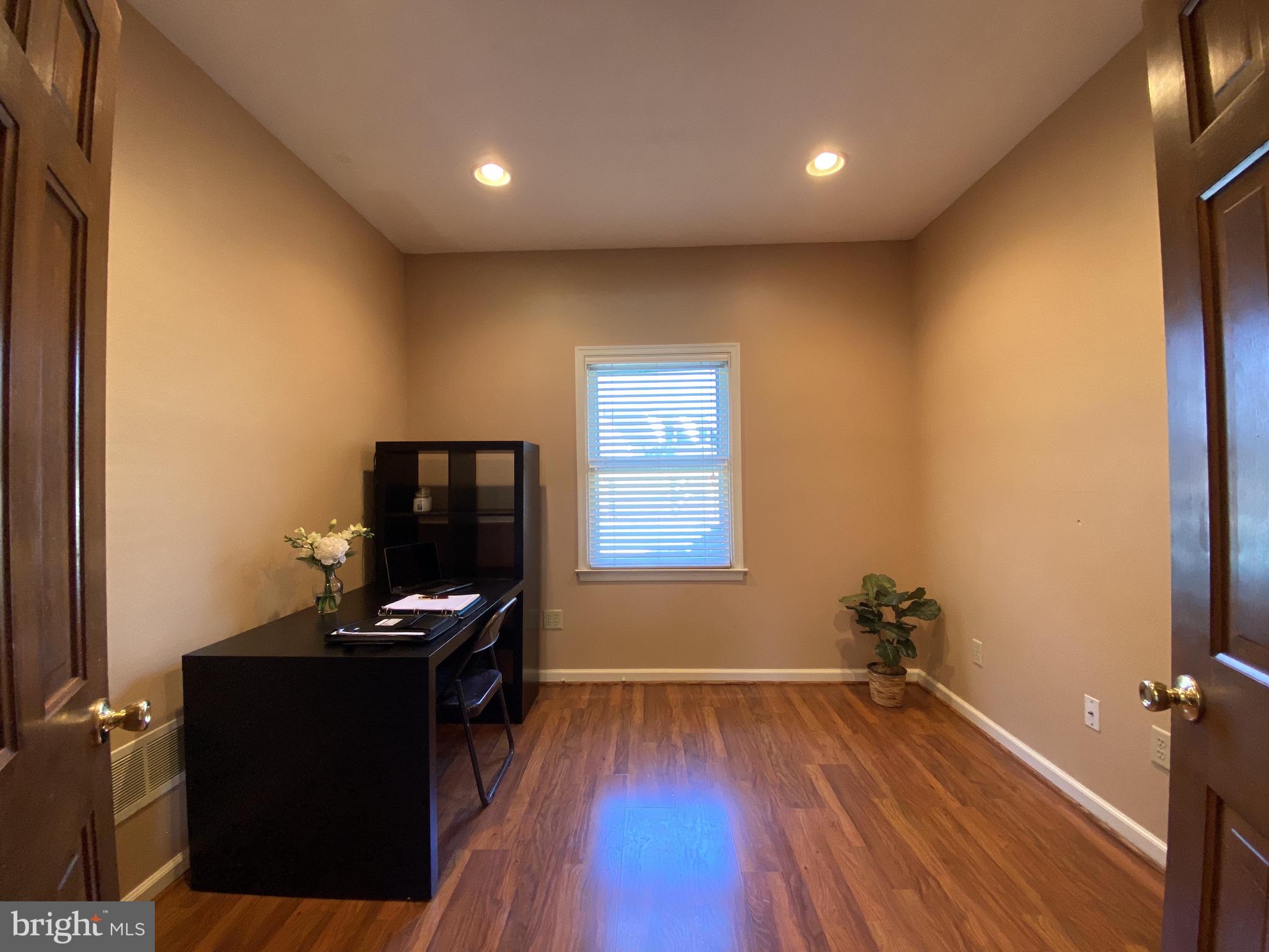 6 Kenwick Road Hockessin, DE 19707 - Photo 4 of 28 Terrific home office space